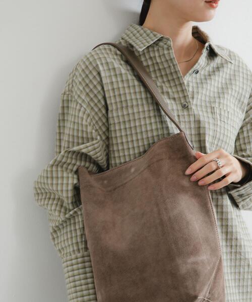 URBAN RESEARCH（アーバンリサーチ）の「ワンハンドルスウェードトートバッグ（トートバッグ・レディース・ダークブラウン/ベージュ系その他・-）」の5枚目の写真