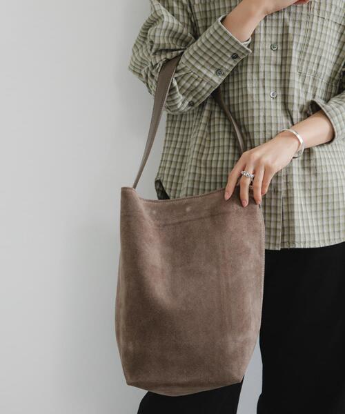 URBAN RESEARCH（アーバンリサーチ）の「ワンハンドルスウェードトートバッグ（トートバッグ・レディース・ダークブラウン/ベージュ系その他・-）」の7枚目の写真