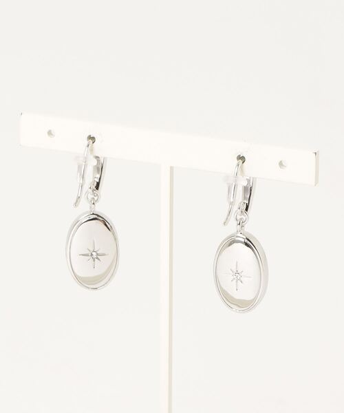 LANVIN en Bleu(ランバンオンブルー)の「オーバルモチーフ ピアス(ピアス(両耳用)・レディース・ブラック/ホワイト・ONE SIZE)」の5枚目の写真
