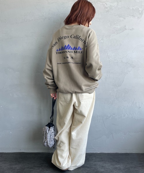 THOUSAND MILE（サウザンドマイル）の「[THOUSAND MILE/サウザンドマイル] 別注 バックプリント クルーネックスウェット（スウェット・レディース・ブラック/チャコールグレー/ライトグレー/ベージュ・S/L/XL/M）」の7枚目の写真