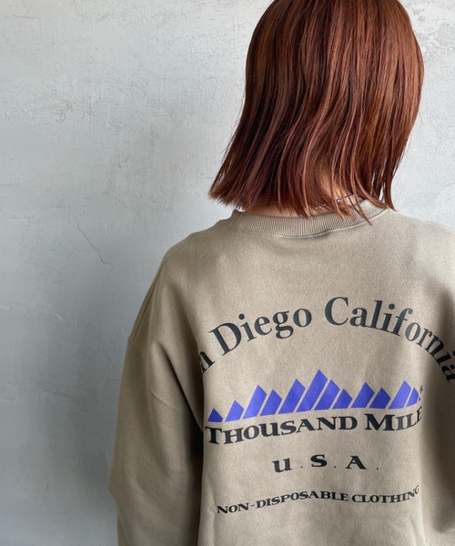 THOUSAND MILE（サウザンドマイル）の「[THOUSAND MILE/サウザンドマイル] 別注 バックプリント クルーネックスウェット（スウェット・レディース・ブラック/チャコールグレー/ライトグレー/ベージュ・S/L/XL/M）」の9枚目の写真
