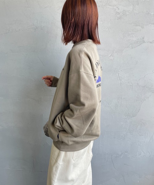 THOUSAND MILE（サウザンドマイル）の「[THOUSAND MILE/サウザンドマイル] 別注 バックプリント クルーネックスウェット（スウェット・レディース・ブラック/チャコールグレー/ライトグレー/ベージュ・S/L/XL/M）」の21枚目の写真