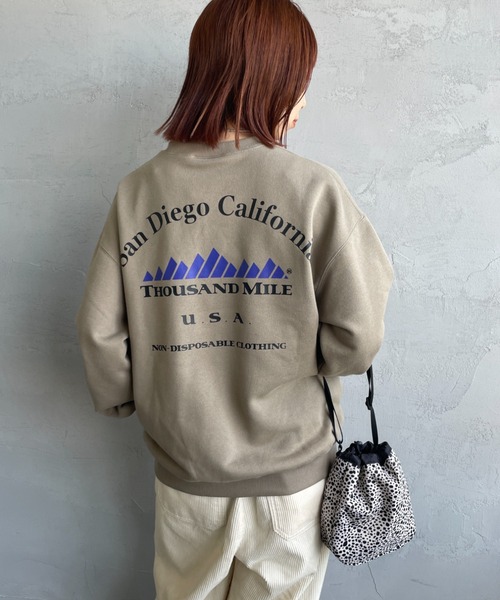 THOUSAND MILE（サウザンドマイル）の「[THOUSAND MILE/サウザンドマイル] 別注 バックプリント クルーネックスウェット（スウェット・レディース・ブラック/チャコールグレー/ライトグレー/ベージュ・S/L/XL/M）」の22枚目の写真