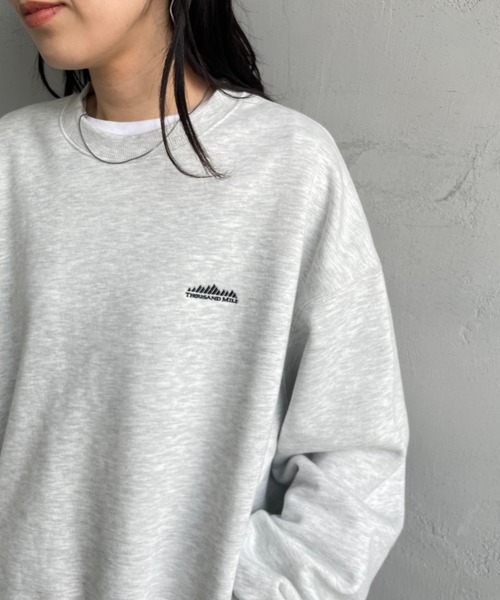 THOUSAND MILE（サウザンドマイル）の「[THOUSAND MILE/サウザンドマイル] 別注 バックプリント クルーネックスウェット（スウェット・レディース・ブラック/チャコールグレー/ライトグレー/ベージュ・S/L/XL/M）」の17枚目の写真