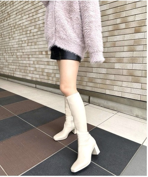 REZOY（リゾイ）の「【25AW新作】【REZOY】センターシームスクエアトゥストレッチロングブーツ（ブーツ・レディース・ダークブラウン/アイボリー/ブラック・S/M/L/LL）」の8枚目の写真