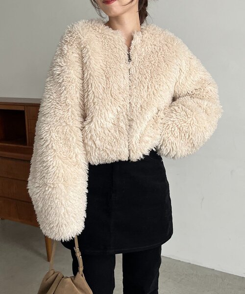 CAPRICIEUX LE'MAGE（カプリシューレマージュ）の「【リバーシブル】〈C.L〉ボアリバショートジャケット（ブルゾン・レディース・ホワイト系その他/ブラック・FREE）」の6枚目の写真