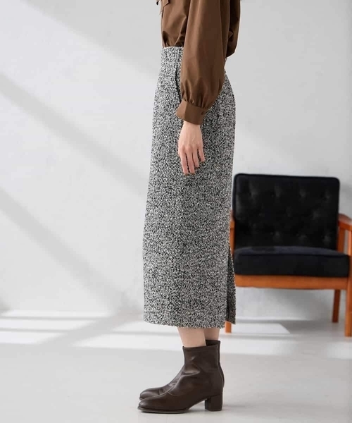 a.v.v（アーヴェヴェ）の「ロービングツイードナロースカート（スカート・レディース・チャコールグレー/ブラック・36/38/40）」の22枚目の写真