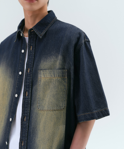 MUSINSA STANDARD（ムシンサスタンダード）の「ビッグブラシリラックスド半袖デニムシャツ[イエローダークブルー]（シャツ/ブラウス・メンズ・その他・SMALL/MEDIUM/X-LARGE/XX-LARGE/LARGE）」の5枚目の写真