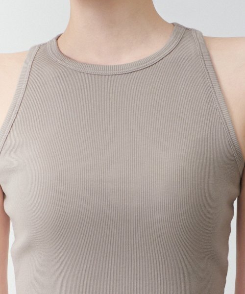 MUSINSA STANDARD WOMAN（ムシンサスタンダードウーマン）の「ウィメンズレーサーバッククロップタンクトップ[グレーシュベージュ]（Tシャツ/カットソー・レディース・その他・SMALL/MEDIUM/LARGE/X-SMALL）」の3枚目の写真