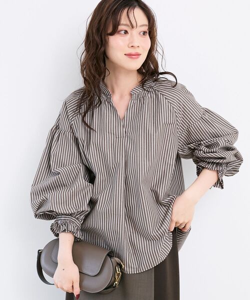 le.coeur blanc（ルクールブラン）の「シャーリングネックブラウス（シャツ/ブラウス・レディース・グレー・38）」の4枚目の写真