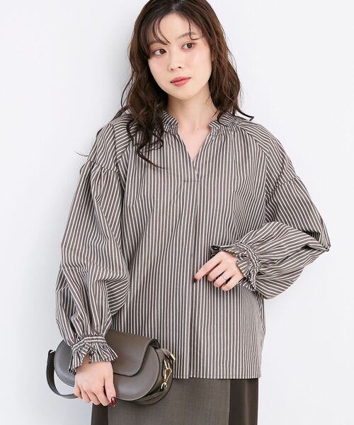 le.coeur blanc（ルクールブラン）の「シャーリングネックブラウス（シャツ/ブラウス・レディース・グレー・38）」の6枚目の写真