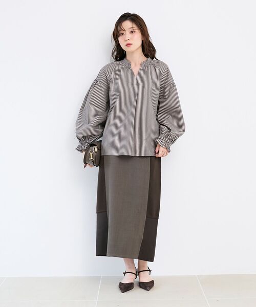 le.coeur blanc（ルクールブラン）の「シャーリングネックブラウス（シャツ/ブラウス・レディース・グレー・38）」の9枚目の写真