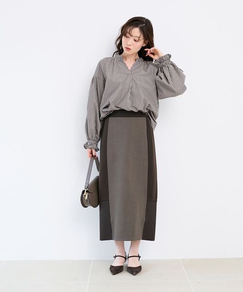 le.coeur blanc（ルクールブラン）の「シャーリングネックブラウス（シャツ/ブラウス・レディース・グレー・38）」の11枚目の写真