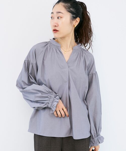 le.coeur blanc（ルクールブラン）の「シャーリングネックブラウス（シャツ/ブラウス・レディース・グレー・38）」の16枚目の写真