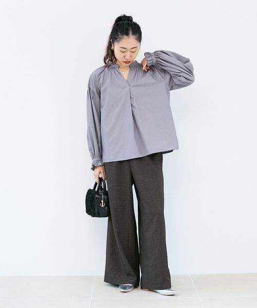 le.coeur blanc（ルクールブラン）の「シャーリングネックブラウス（シャツ/ブラウス・レディース・グレー・38）」の21枚目の写真