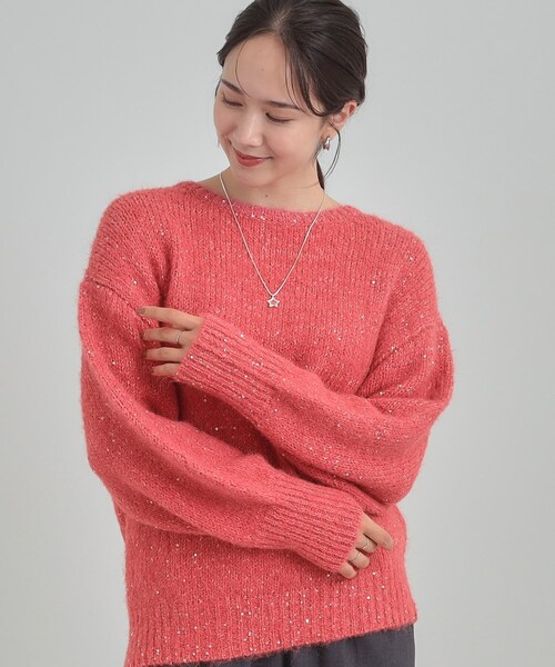 SHOO・LA・RUE(シューラルー)の「【洗濯機可/S-LL】上品にキラリと華やぐ スパンコールニット(ニット/セーター・レディース・グレー/ピンク系/ブラック/アイボリー・01/04/03/02)」の4枚目の写真