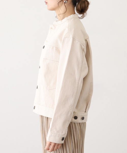 OMNES(オムネス)の「ノーカラーデニムジャケット(デニムジャケット・レディース・アイボリー・M)」の7枚目の写真