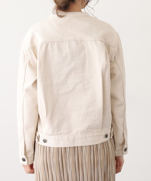 OMNES(オムネス)の「ノーカラーデニムジャケット(デニムジャケット・レディース・アイボリー・M)」の8枚目の写真