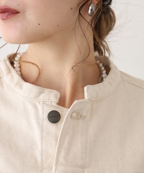 OMNES(オムネス)の「ノーカラーデニムジャケット(デニムジャケット・レディース・アイボリー・M)」の9枚目の写真