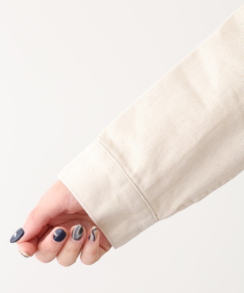 OMNES(オムネス)の「ノーカラーデニムジャケット(デニムジャケット・レディース・アイボリー・M)」の13枚目の写真