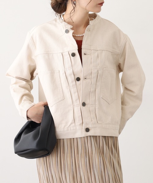 OMNES(オムネス)の「ノーカラーデニムジャケット(デニムジャケット・レディース・アイボリー・M)」の4枚目の写真