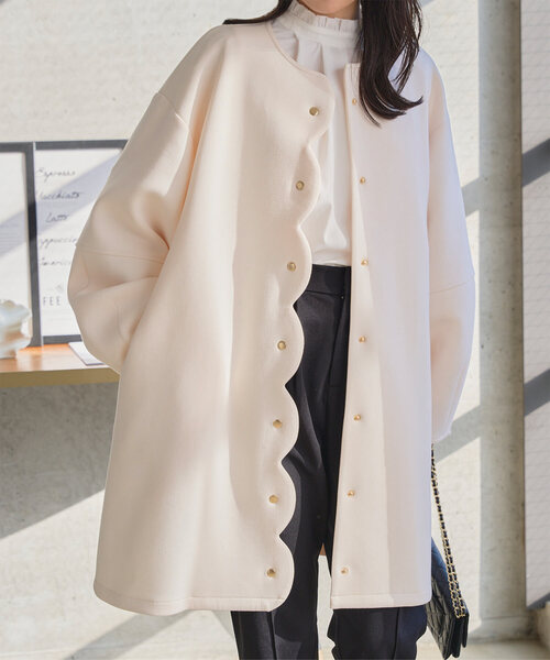 KOBE LETTUCE（コウベレタス）の「ダイバー素材スカラップコート（ノーカラーコート・レディース・ブラック/チャコール/モカ/アイボリー系・M）」の4枚目の写真