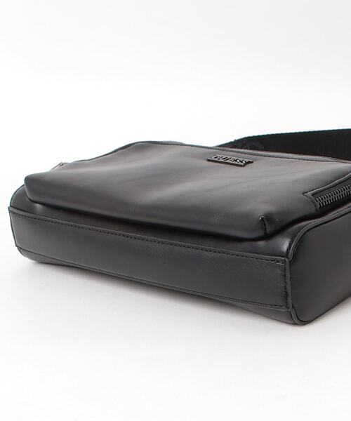 Guess(ゲス)の「BOSTON Camera Bag Double Zip ショルダーバッグ (ショルダーバッグ・メンズ・ブラック・ONE SIZE)」の12枚目の写真