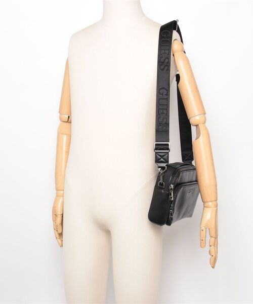 Guess(ゲス)の「BOSTON Camera Bag Double Zip ショルダーバッグ (ショルダーバッグ・メンズ・ブラック・ONE SIZE)」の14枚目の写真