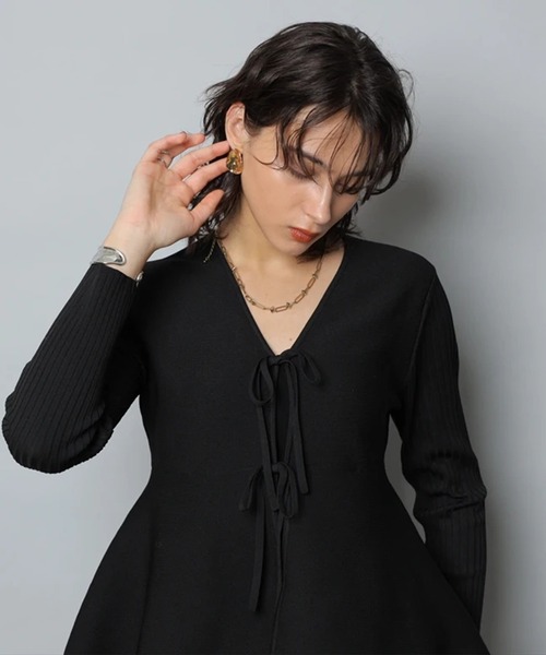 CADUNE（カデュネ）の「ペプラムカーデ（ニット/セーター・レディース・ホワイト/ブラック・38）」の12枚目の写真