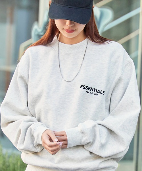 FOG ESSENTIALS（エフオージーエッセンシャルズ）の「FOG ESSENTIALS/エッセンシャルズ 22SS BACK LOGO CREW SWEAT SHIRTS フロッキープリントスウェット（スウェット・メンズ・オートミール・S/M/L/XL）」の4枚目の写真