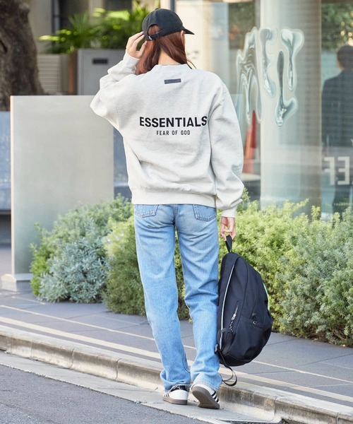 FOG ESSENTIALS（エフオージーエッセンシャルズ）の「FOG ESSENTIALS/エッセンシャルズ 22SS BACK LOGO CREW SWEAT SHIRTS フロッキープリントスウェット（スウェット・メンズ・オートミール・S/M/L/XL）」の8枚目の写真