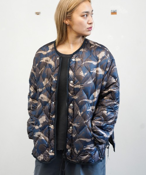 TAION（タイオン）の「TAION / タイオン MILITARY M65 LINER W-ZIP SHORT DOWN JACKET (TAION-M65LSZBML-1SH) ミリタリー M65 ライナーWジップ ショートダウンジャケット ソフトシェル（ダウンジャケット/コート・メンズ・カモフラージュ/ダークネイビー/ブラック/オリーブ/オフホワイト・SMALL/MEDIUM/LARGE/X-LARGE）」の5枚目の写真