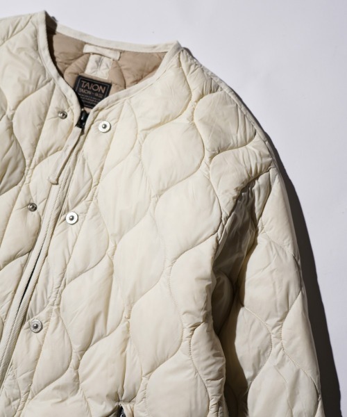 TAION（タイオン）の「TAION / タイオン MILITARY M65 LINER W-ZIP SHORT DOWN JACKET (TAION-M65LSZBML-1SH) ミリタリー M65 ライナーWジップ ショートダウンジャケット ソフトシェル（ダウンジャケット/コート・メンズ・カモフラージュ/ダークネイビー/ブラック/オリーブ/オフホワイト・SMALL/MEDIUM/LARGE/X-LARGE）」の13枚目の写真