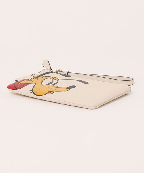 COACH（コーチ）の「【DISNEY X COACH】エッセンシャル スモール リストレット / プルート（ポーチ・レディース・ホワイト系その他・ONE）」の3枚目の写真
