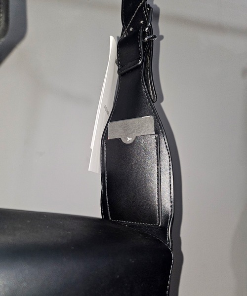 WESTBOY(ウエストボーイ)の「シンプル スクエア レザーライク サコッシュ ショルダーバッグ WO25W7BG06(ショルダーバッグ・メンズ・ブラック・FREE)」の7枚目の写真