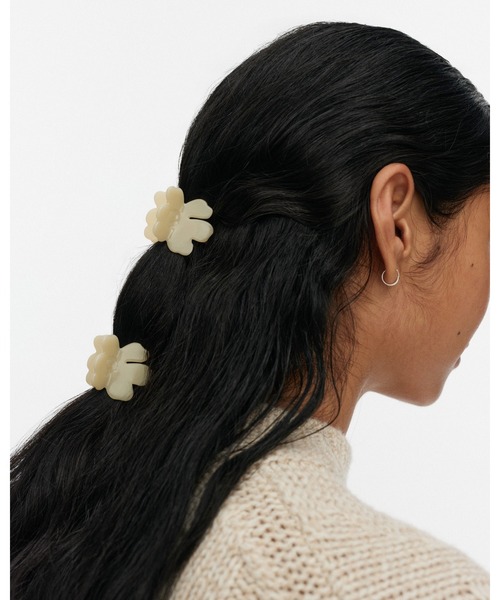 marimekko(マリメッコ)の「Nano Unikko / Hair Clip Set(バレッタ/ヘアクリップ・レディース・クリーム/ライトブルー・FREE)」の2枚目の写真