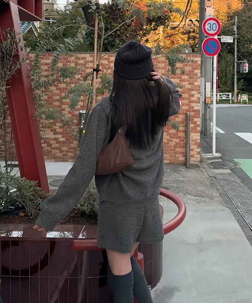 Reurie'(レウリィ)の「ニットカーディガンセットアップ(sayaka select) / セットアイテム ショートパンツ シンプル アイボリー チャコール(ワンピース・レディース・チャコールグレー/アイボリー・FREE)」の7枚目の写真