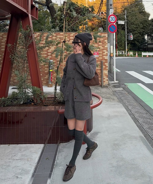 Reurie'(レウリィ)の「ニットカーディガンセットアップ(sayaka select) / セットアイテム ショートパンツ シンプル アイボリー チャコール(ワンピース・レディース・チャコールグレー/アイボリー・FREE)」の8枚目の写真