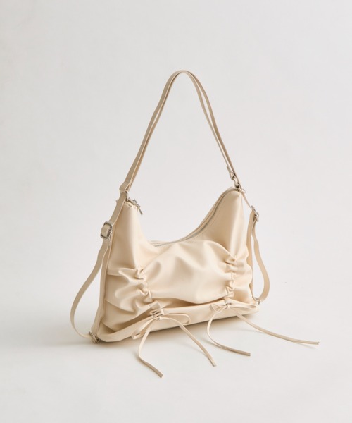 OLIVE des OLIVE（オリーブデオリーブ）の「2wayドロストリボンバッグ（ショルダーバッグ・レディース・オフホワイト/ブラック/サックスブルー・FREE）」の2枚目の写真