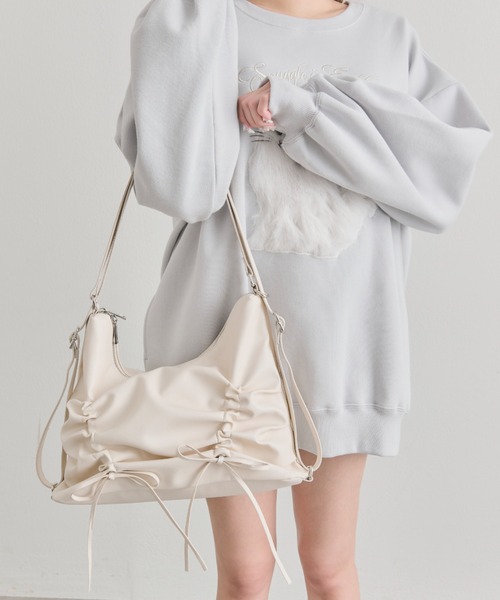 OLIVE des OLIVE（オリーブデオリーブ）の「2wayドロストリボンバッグ（ショルダーバッグ・レディース・オフホワイト/ブラック/サックスブルー・FREE）」の5枚目の写真