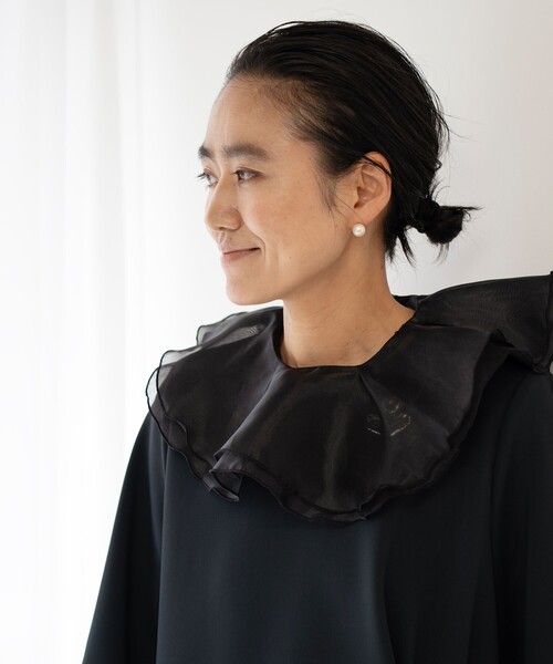 IRIS47（イリスフォーセブン）の「＜AYA KANEKO×IRIS 47×UNITED ARROWS＞オーガンジー つけ襟（付け襟・レディース・ブラック/ホワイト・FREE）」の13枚目の写真