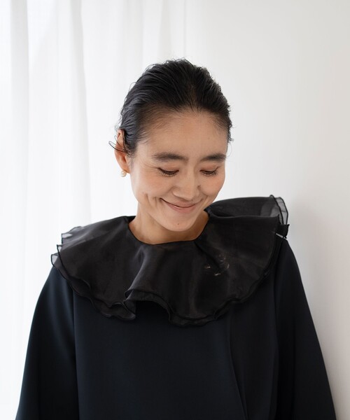 IRIS47（イリスフォーセブン）の「＜AYA KANEKO×IRIS 47×UNITED ARROWS＞オーガンジー つけ襟（付け襟・レディース・ブラック/ホワイト・FREE）」の11枚目の写真