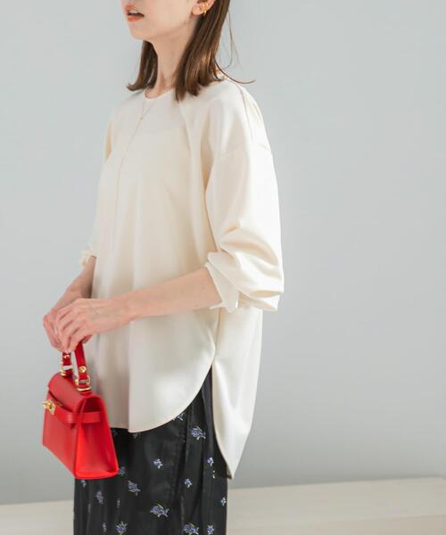 URBAN RESEARCH ROSSO WOMEN(アーバンリサーチ ロッソ)の「ストレッチジョーゼットプルオーバー(シャツ/ブラウス・レディース・モカ/オフホワイト/ブラック・FREE)」の2枚目の写真