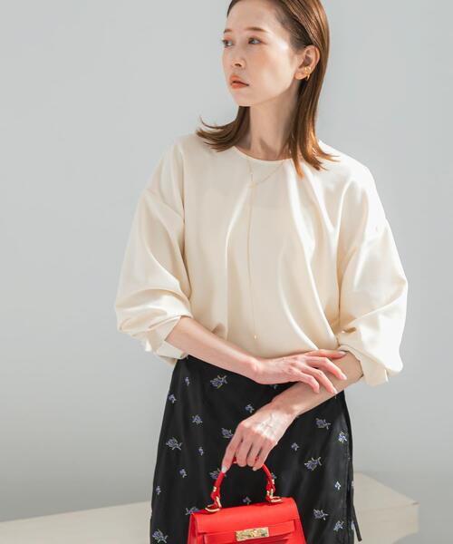 URBAN RESEARCH ROSSO WOMEN(アーバンリサーチ ロッソ)の「ストレッチジョーゼットプルオーバー(シャツ/ブラウス・レディース・モカ/オフホワイト/ブラック・FREE)」の4枚目の写真