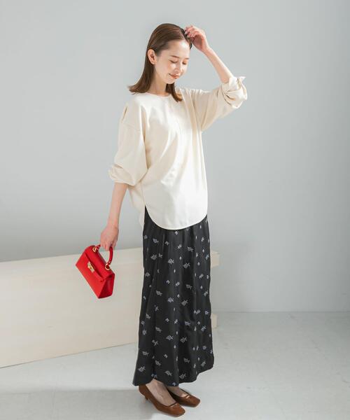 URBAN RESEARCH ROSSO WOMEN(アーバンリサーチ ロッソ)の「ストレッチジョーゼットプルオーバー(シャツ/ブラウス・レディース・モカ/オフホワイト/ブラック・FREE)」の6枚目の写真