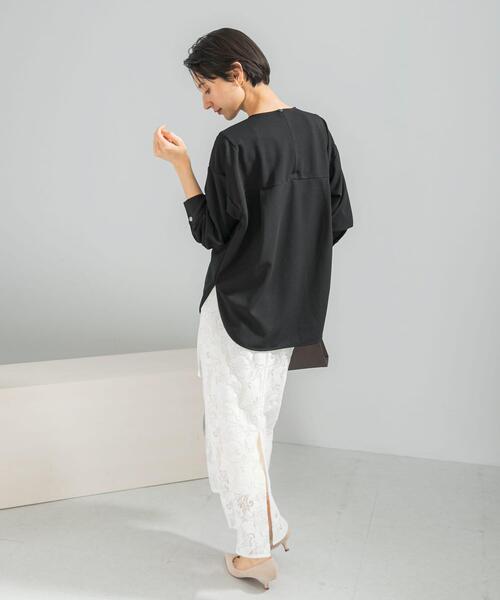 URBAN RESEARCH ROSSO WOMEN(アーバンリサーチ ロッソ)の「ストレッチジョーゼットプルオーバー(シャツ/ブラウス・レディース・モカ/オフホワイト/ブラック・FREE)」の22枚目の写真