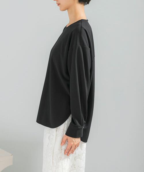 URBAN RESEARCH ROSSO WOMEN(アーバンリサーチ ロッソ)の「ストレッチジョーゼットプルオーバー(シャツ/ブラウス・レディース・モカ/オフホワイト/ブラック・FREE)」の11枚目の写真