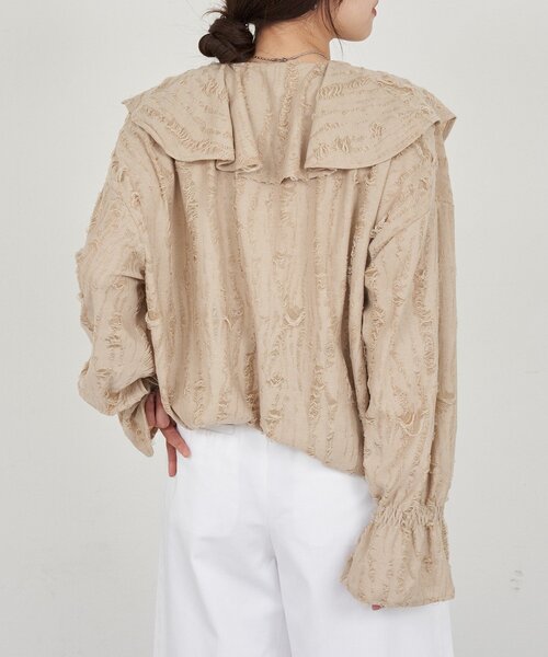 SHENERY（シーナリー）の「ニュアンスフリルカラーブラウス（シャツ/ブラウス・レディース・ベージュ/ブラック/オフホワイト・FREE）」の17枚目の写真