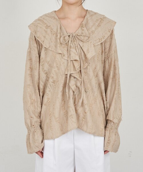 SHENERY（シーナリー）の「ニュアンスフリルカラーブラウス（シャツ/ブラウス・レディース・ベージュ/ブラック/オフホワイト・FREE）」の18枚目の写真