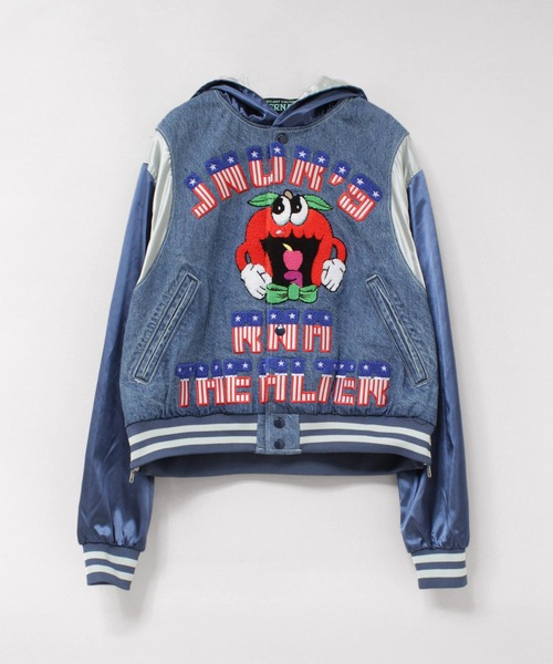 RNA(アールエヌエー)の「J2186 デニムコンビサテンスタジャン(スタジャン・レディース・ブラック/ブルー・MEDIUM)」の2枚目の写真